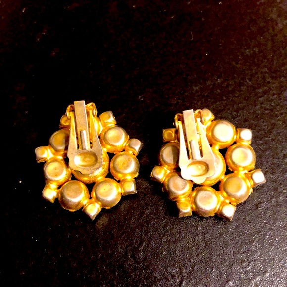 Vintage ruby red crystal/gem earrings - Picture 2 of 2